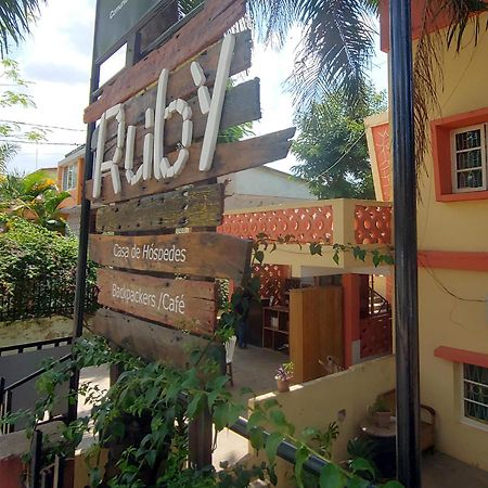Ruby - Casa De Hospedes - Backpackers Nampula Eksteriør billede