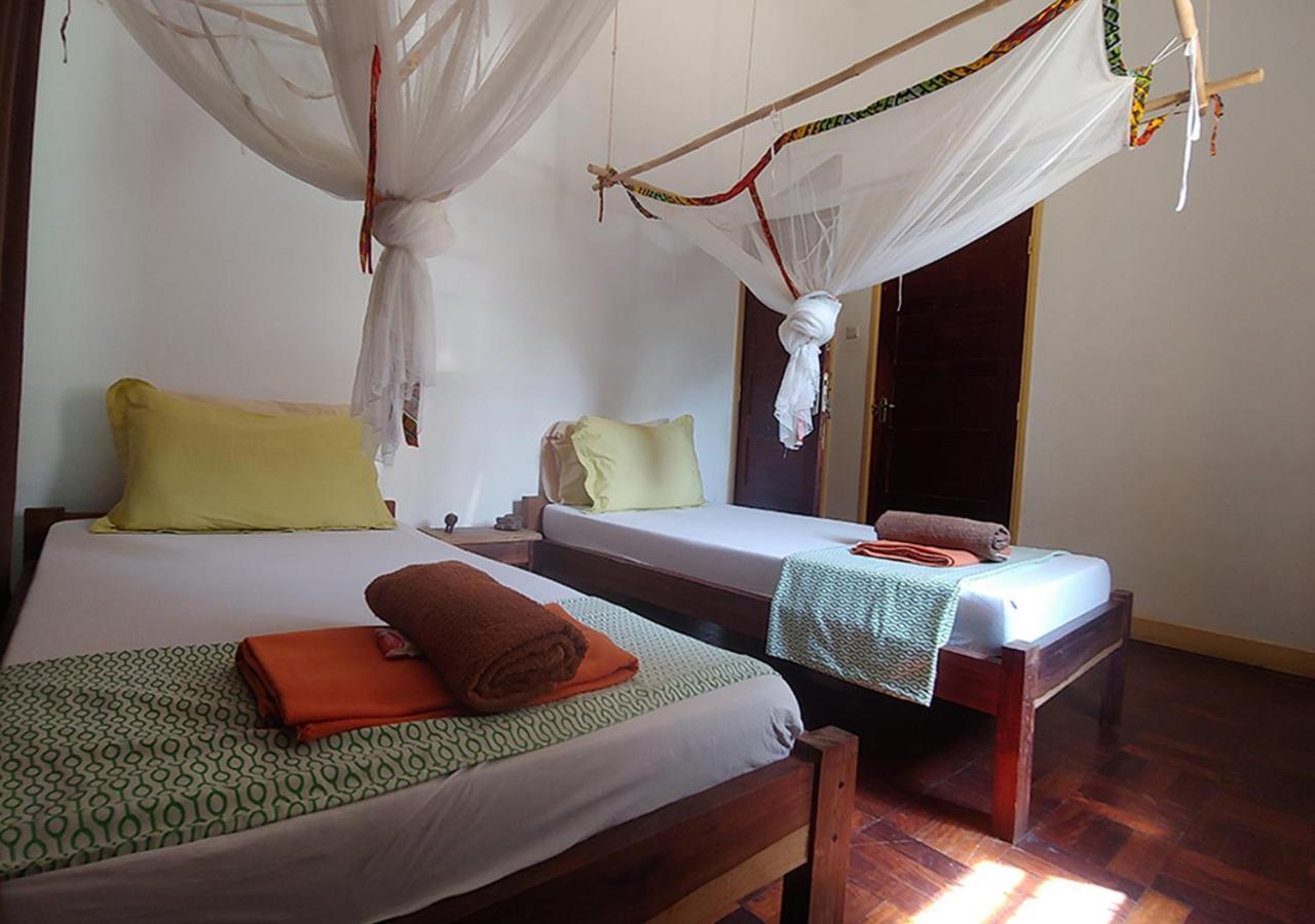 Ruby - Casa De Hospedes - Backpackers Nampula Eksteriør billede